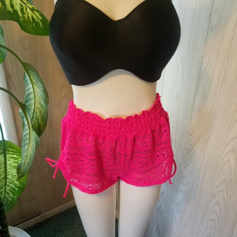 Cute netted shorts